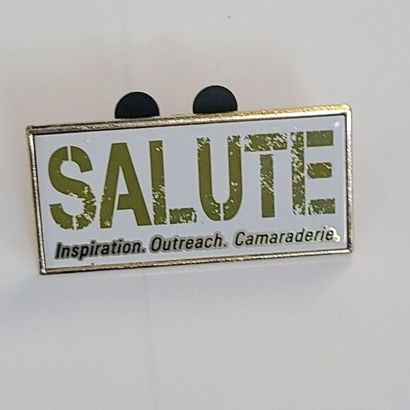 Walt Disney World Trader Pin- Cast Member - Salute - Picture 5 of 5